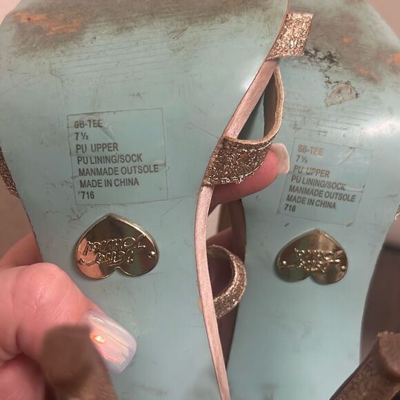 ✨BETSEY BLUE TEE STRAPPY SZ 7.5 HEEL IN CHAMPAGNE✨ - Picture 13 of 13